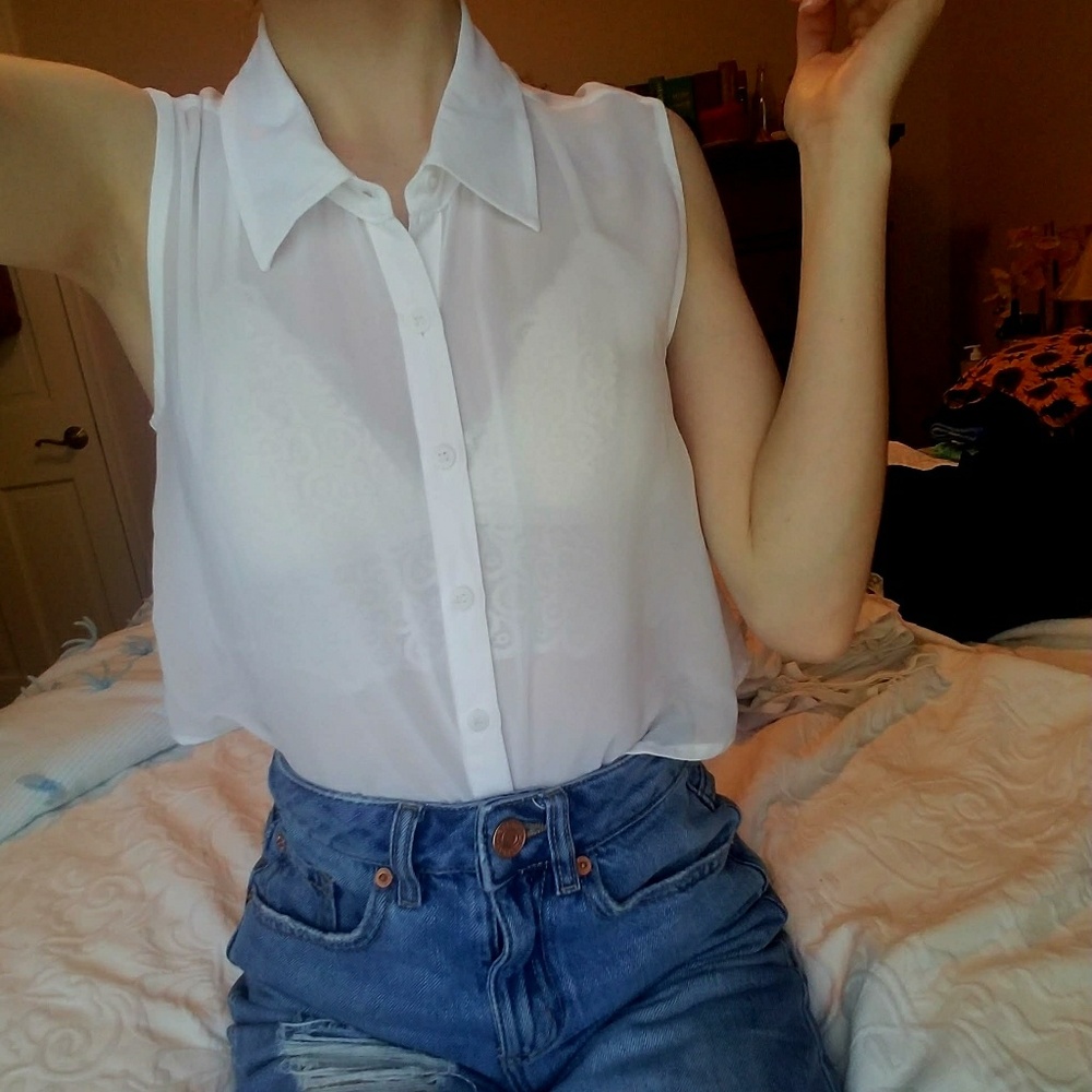 NWOT Sheer Crop Tank